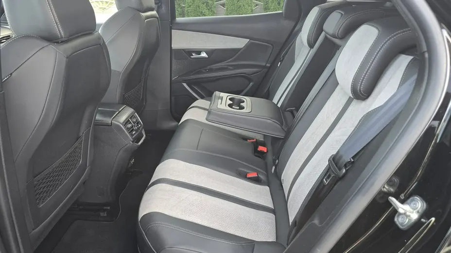 PEUGEOT 3008 -