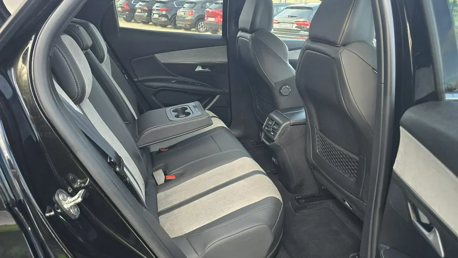 PEUGEOT 3008 -