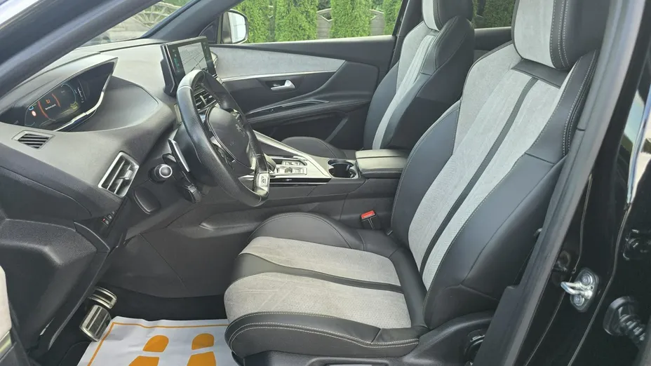 PEUGEOT 3008 -