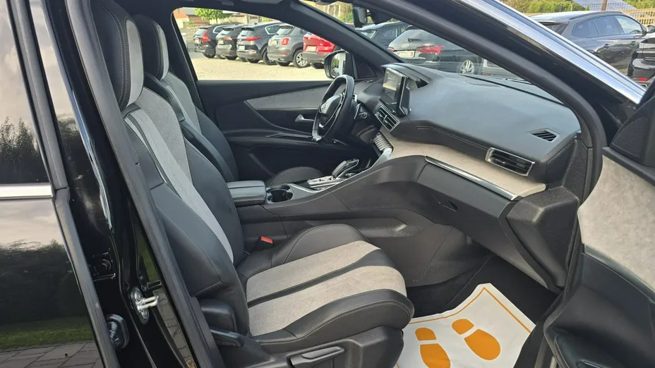 PEUGEOT 3008 -