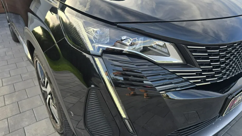 PEUGEOT 3008 -