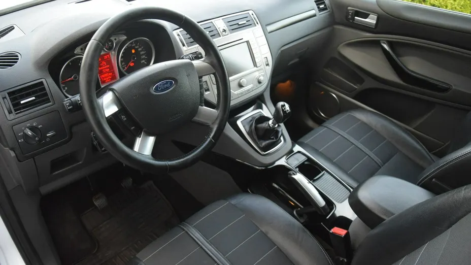 FORD Kuga -