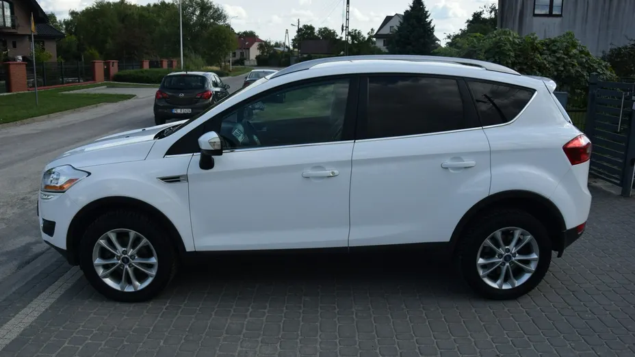 FORD Kuga -