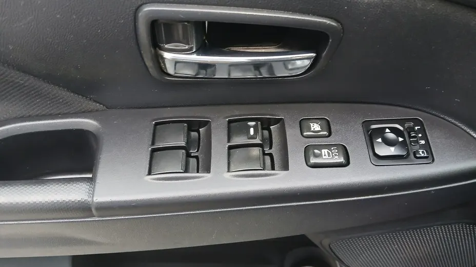 MITSUBISHI ASX -