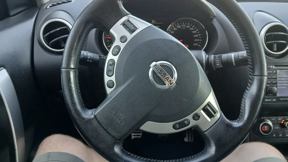NISSAN Qashqai -