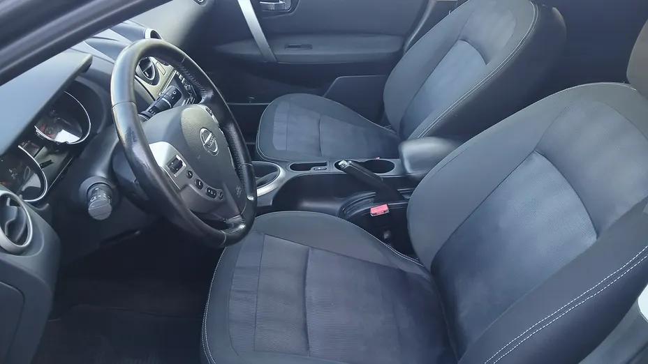 NISSAN Qashqai -