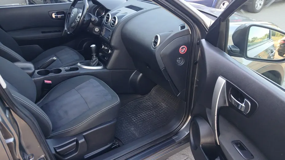 NISSAN Qashqai -