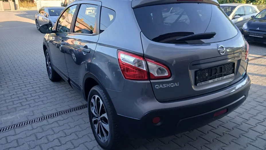 NISSAN Qashqai -