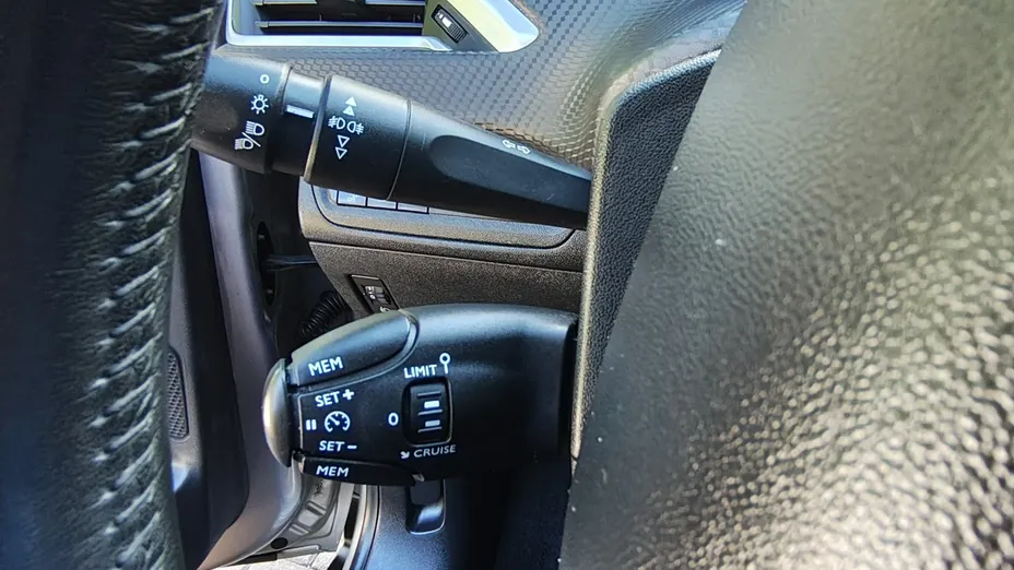 PEUGEOT 2008 -