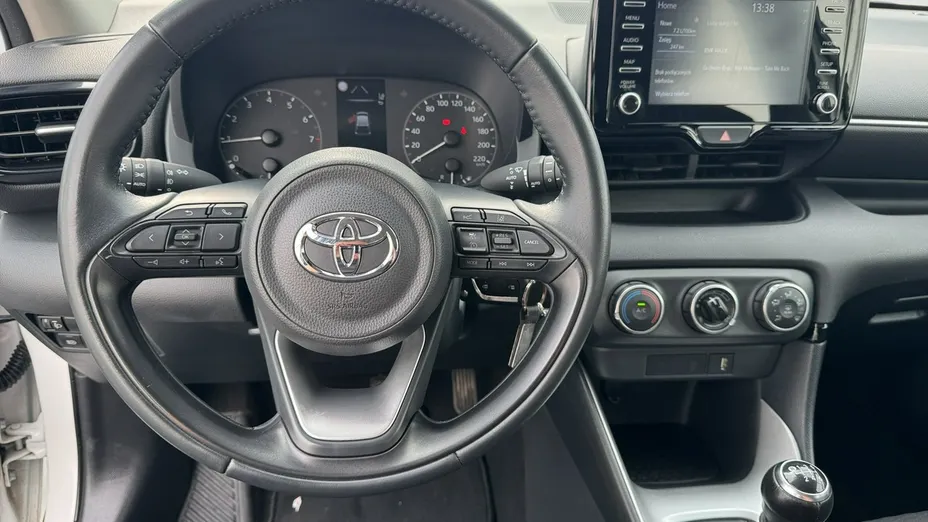 TOYOTA Yaris -