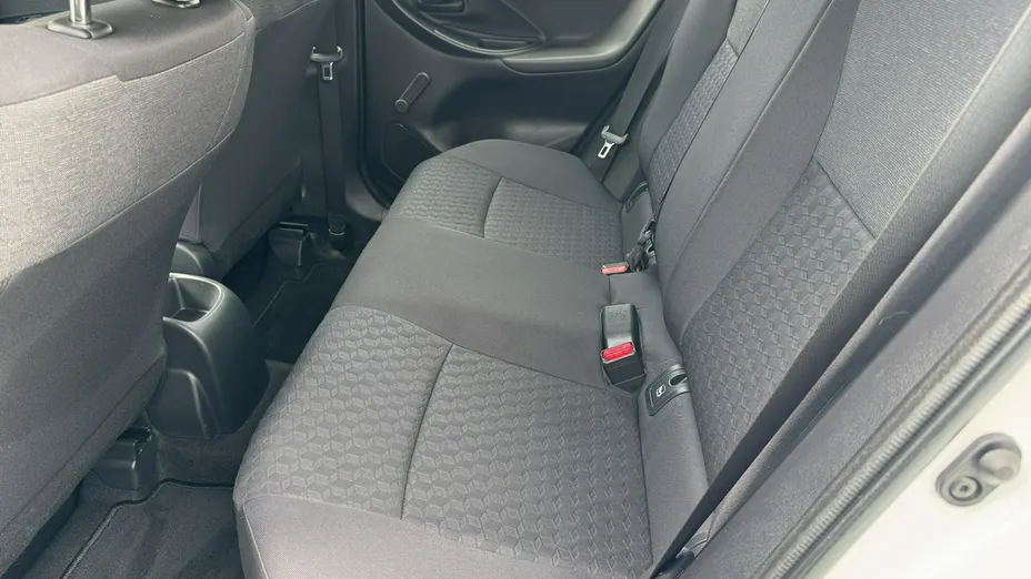 TOYOTA Yaris -