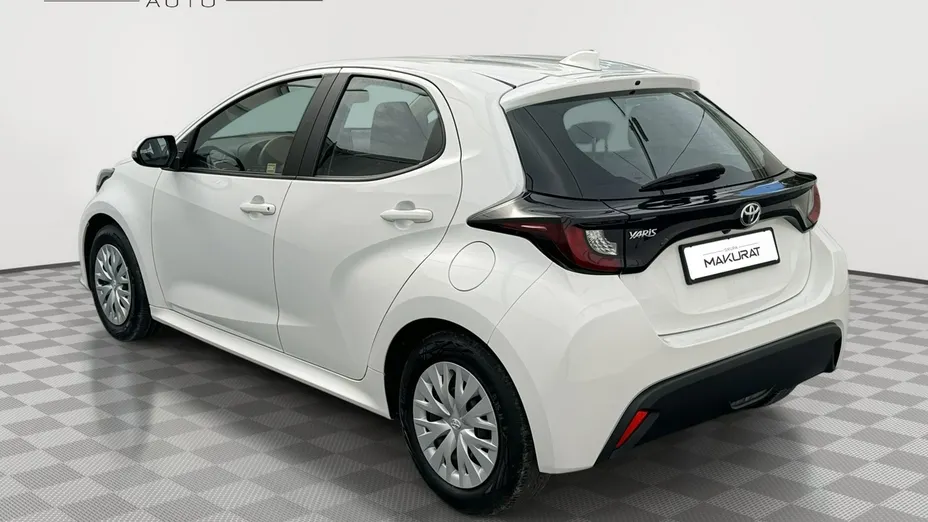 TOYOTA Yaris -