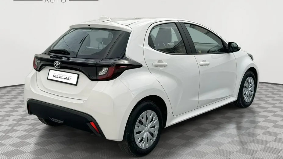 TOYOTA Yaris -