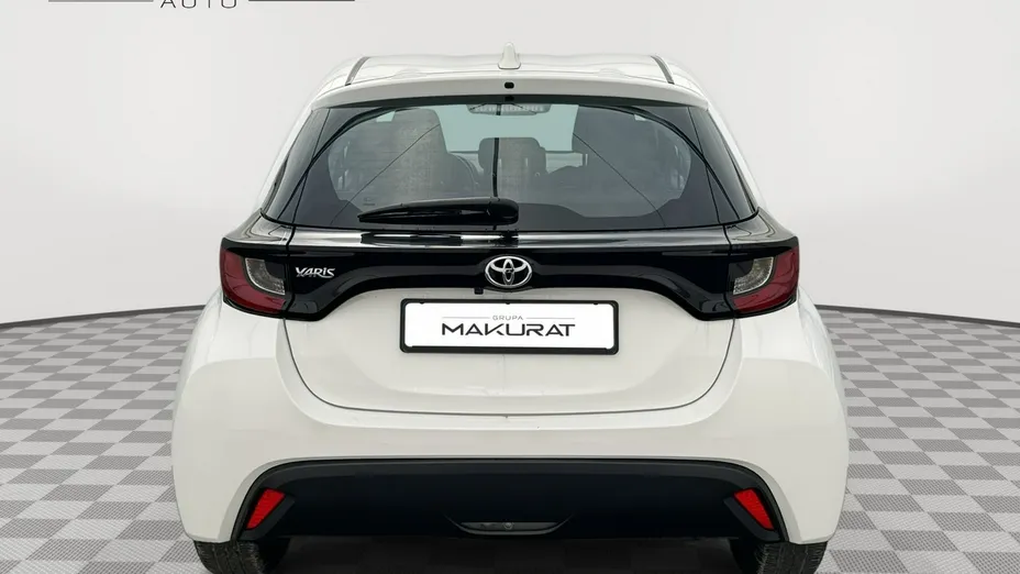 TOYOTA Yaris -