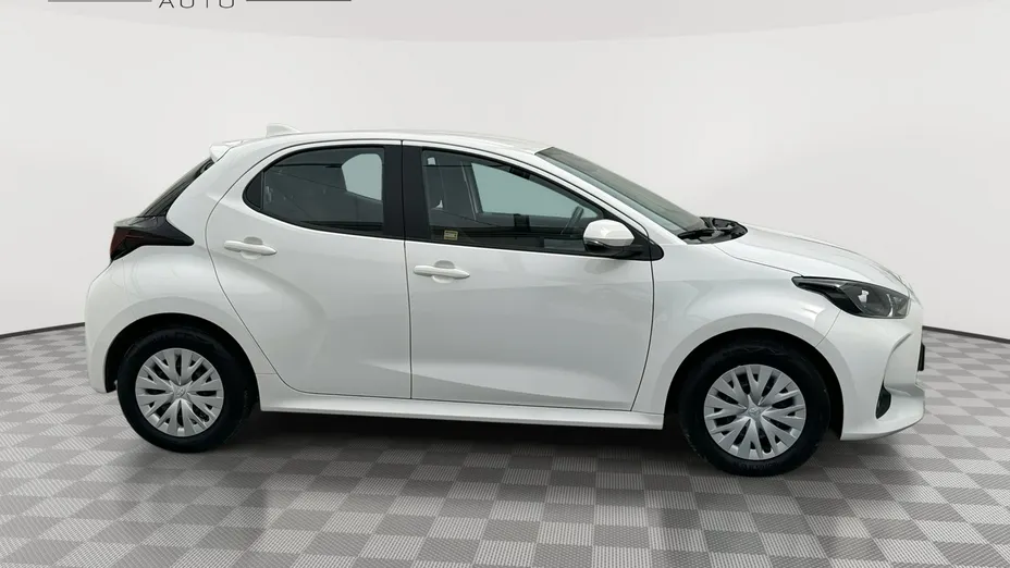 TOYOTA Yaris -