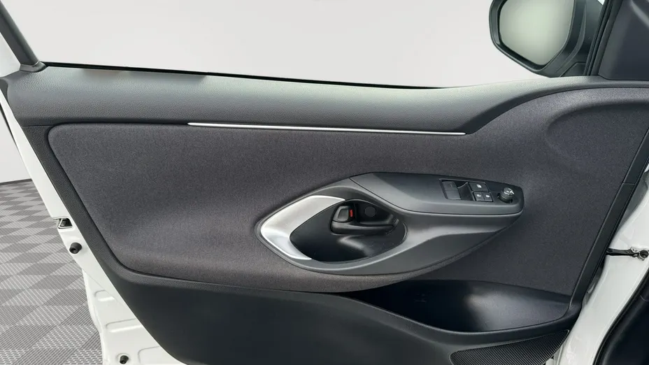 TOYOTA Yaris -