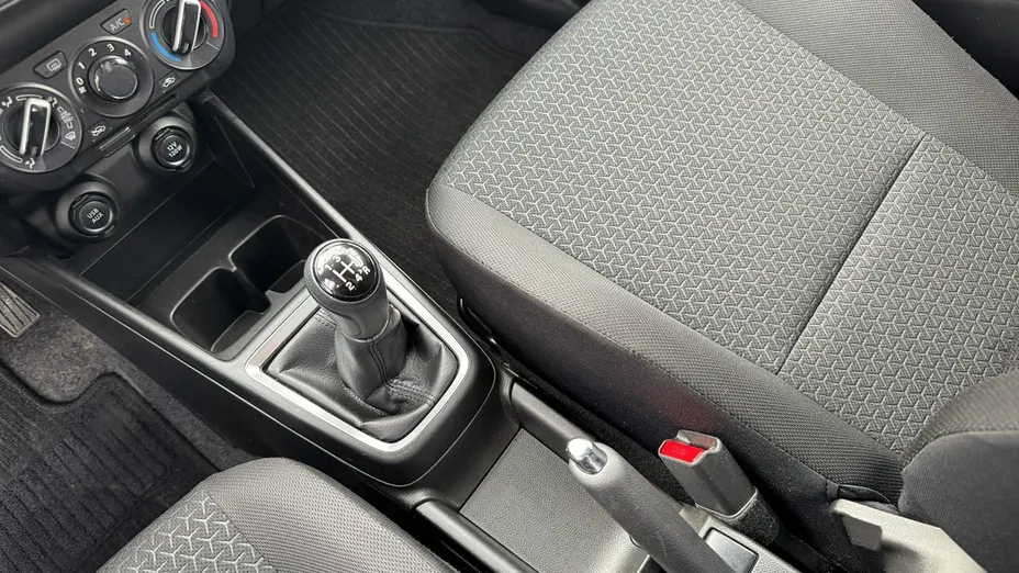 SUZUKI Swift -