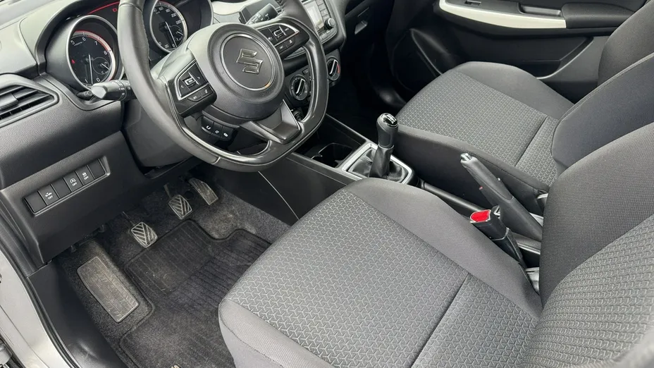 SUZUKI Swift -