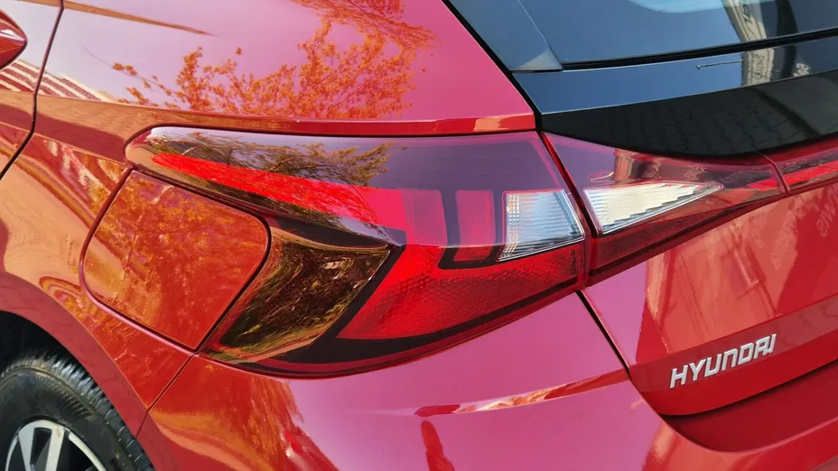 HYUNDAI i20 -
