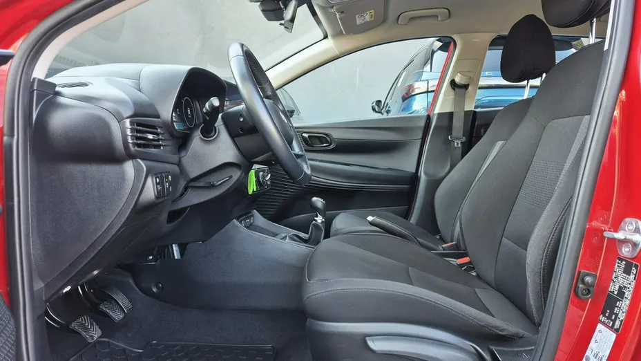 HYUNDAI i20 -