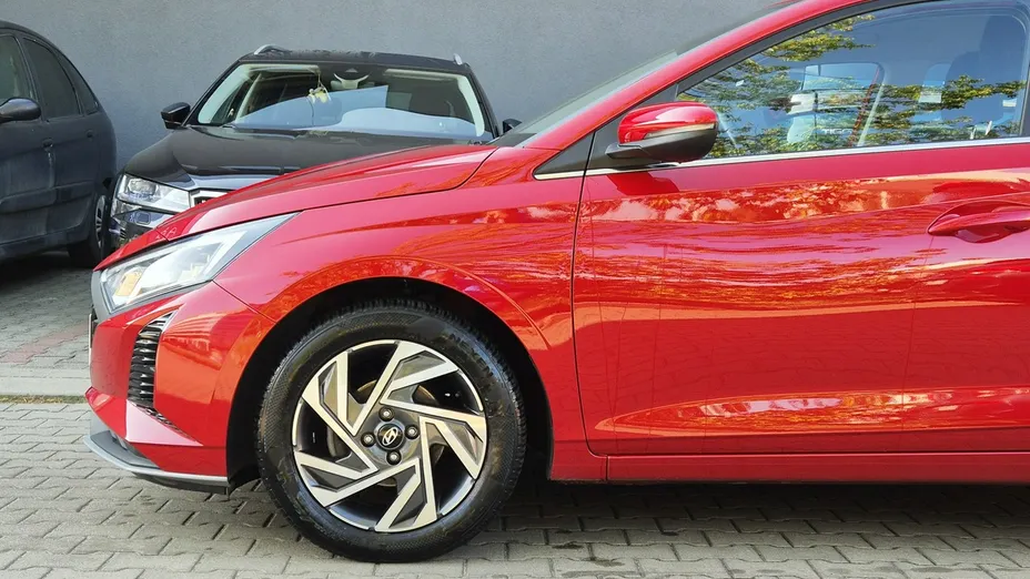 HYUNDAI i20 -