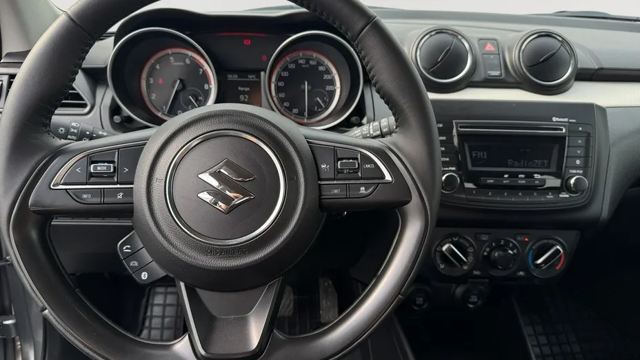SUZUKI Swift -