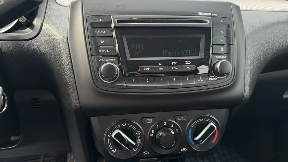 SUZUKI Swift -