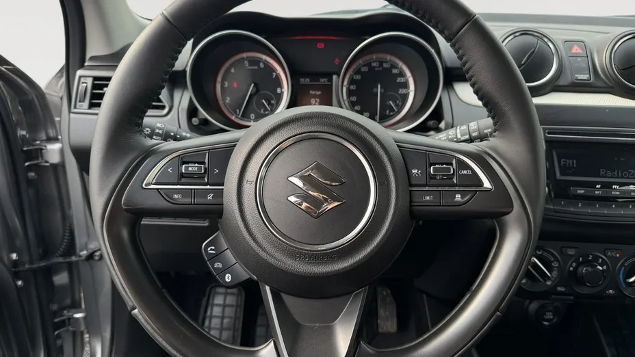SUZUKI Swift -