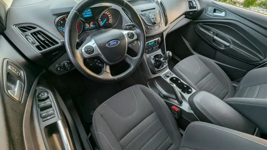 FORD Kuga -
