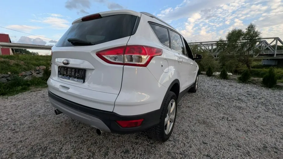 FORD Kuga -