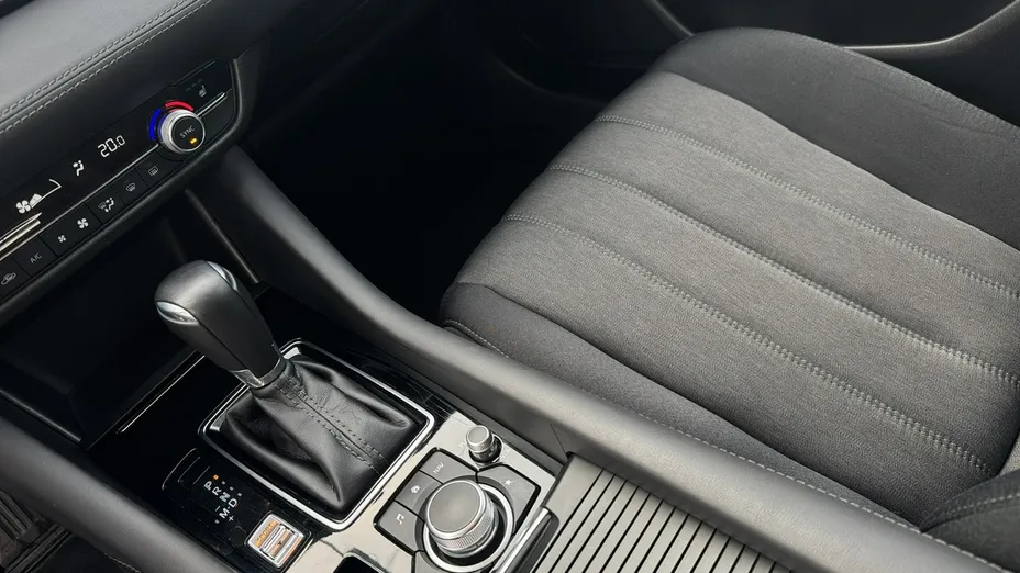 MAZDA 6 -