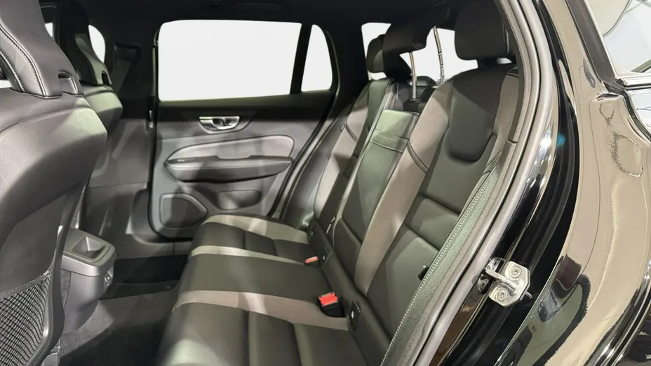 VOLVO V60 -