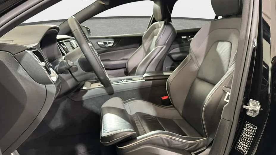 VOLVO V60 -