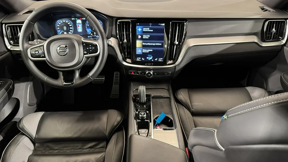 VOLVO V60 -