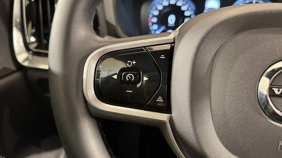 VOLVO V60 -