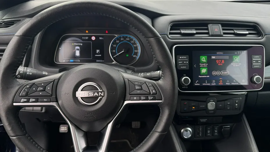 NISSAN Leaf -