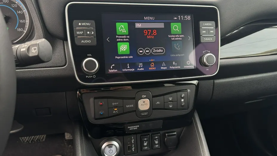 NISSAN Leaf -
