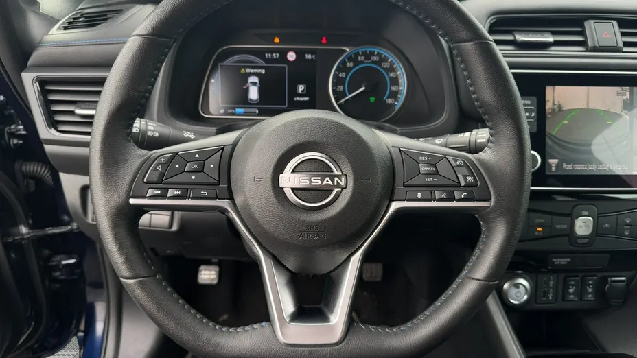 NISSAN Leaf -