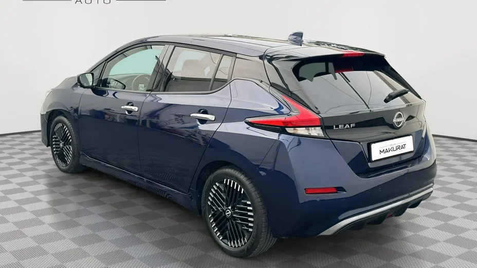 NISSAN Leaf -