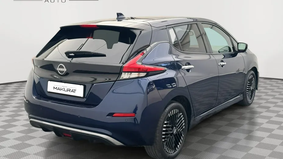 NISSAN Leaf -
