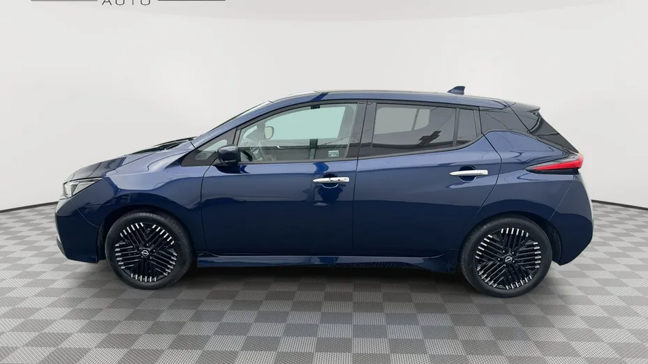 NISSAN Leaf -