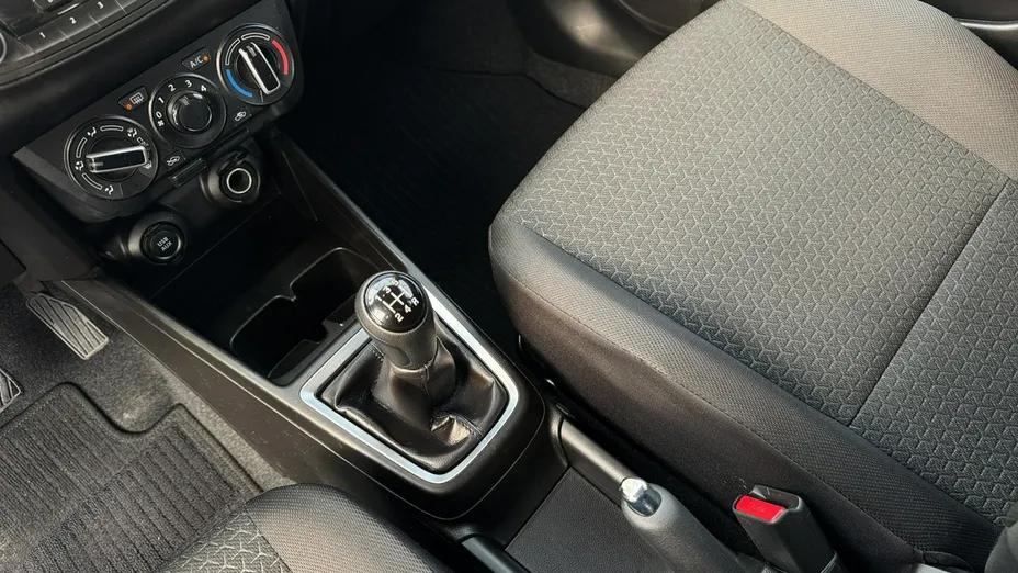 SUZUKI Swift -