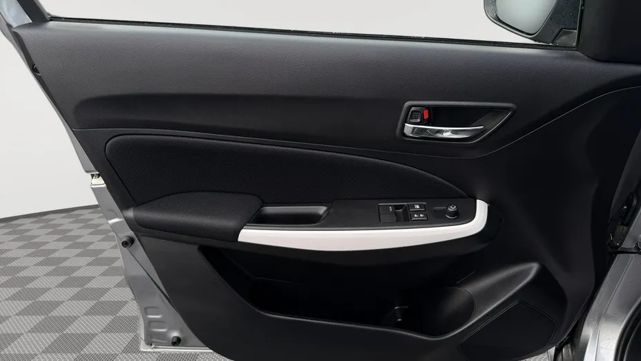 SUZUKI Swift -