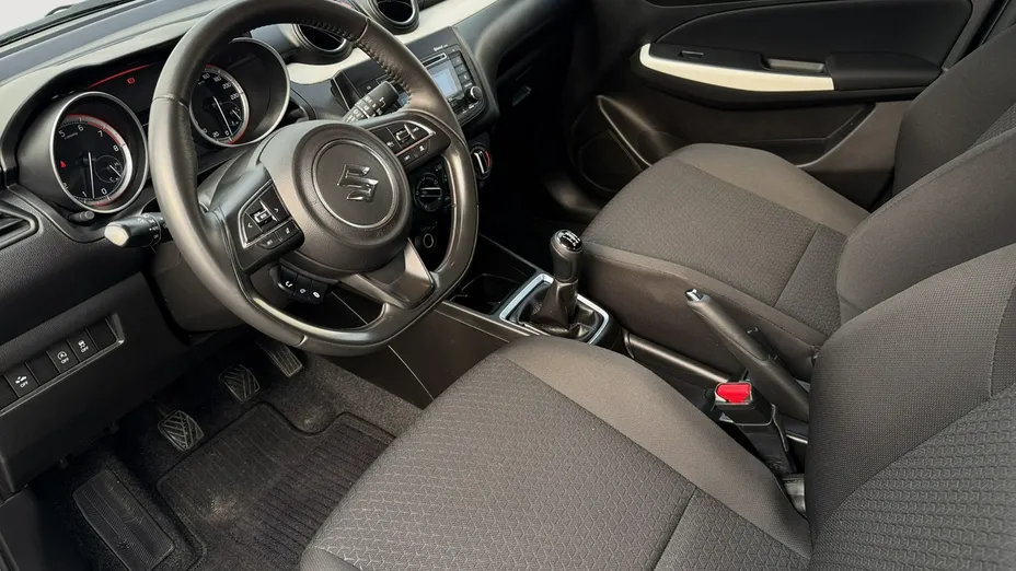 SUZUKI Swift -