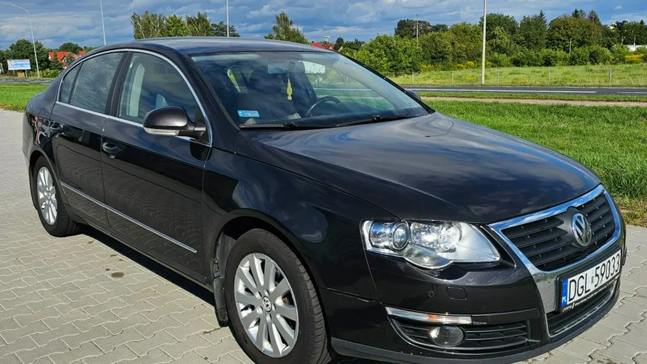 VOLKSWAGEN Passat -