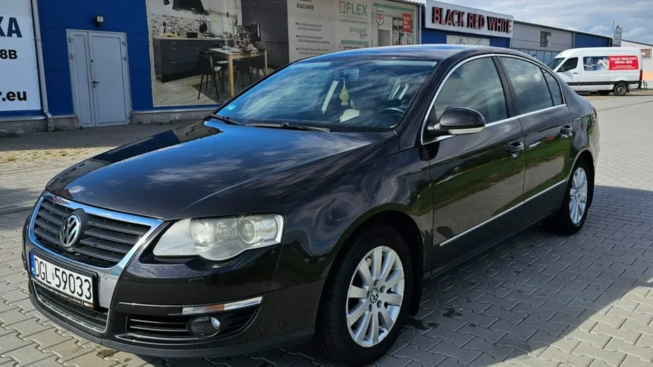 VOLKSWAGEN Passat -