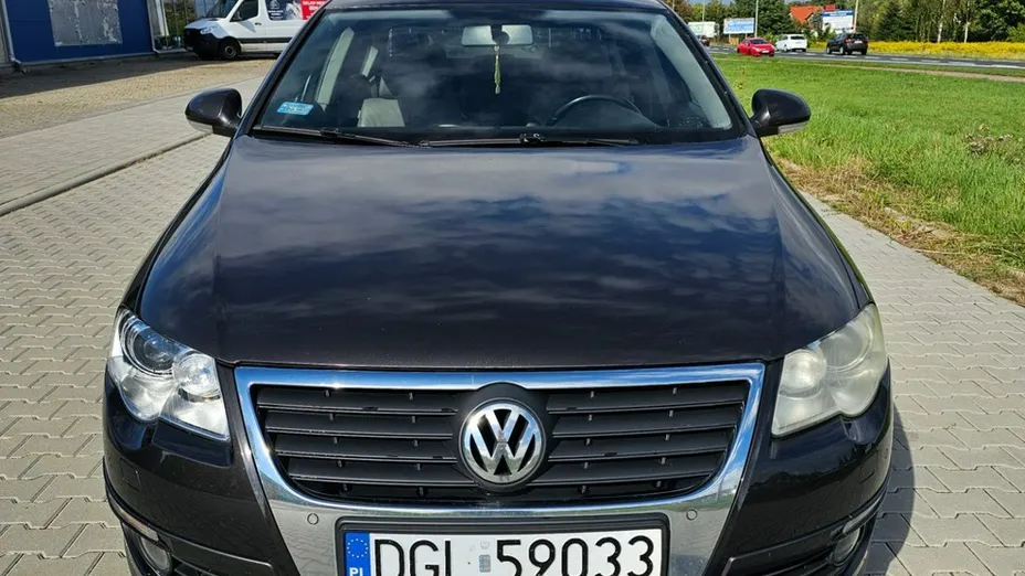 VOLKSWAGEN Passat -
