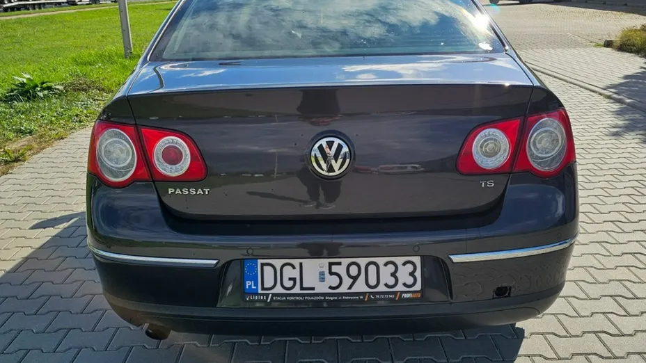 VOLKSWAGEN Passat -