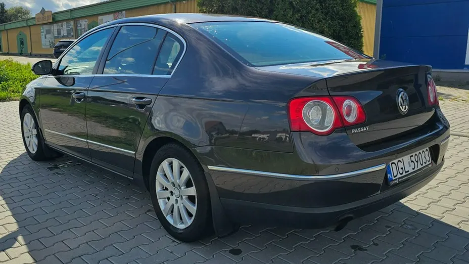 VOLKSWAGEN Passat -