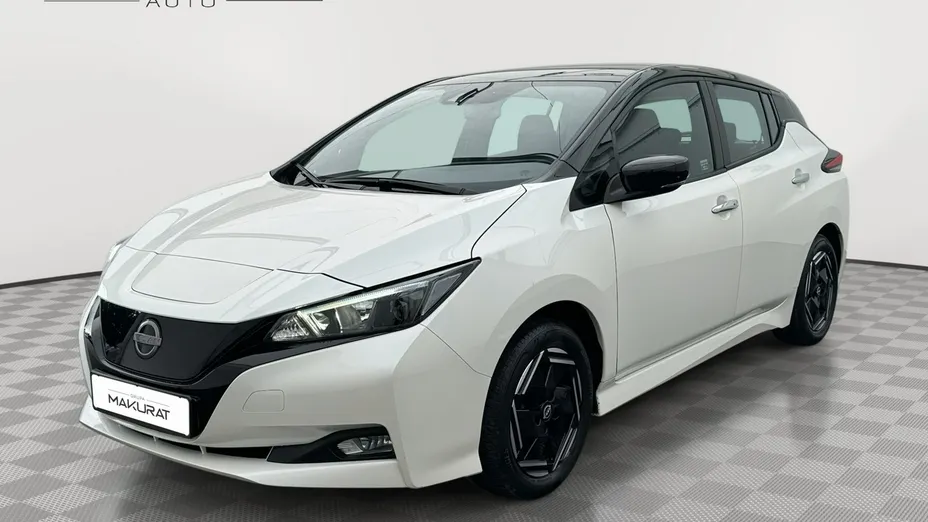 NISSAN Leaf -